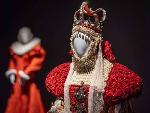 Utställningen Queens i Uppsala